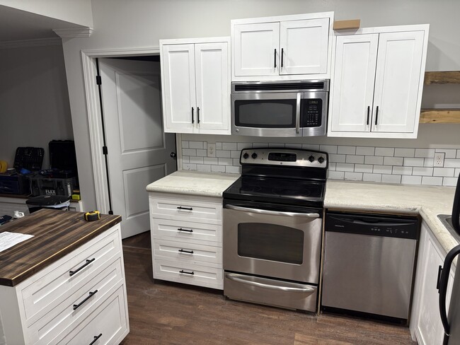 115 Earle Taylor Ln in Ocean Springs, MS - Building Photo - Building Photo