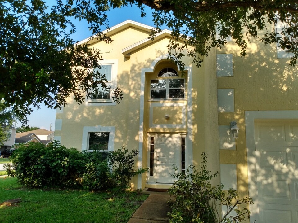 2223 Dryden Ct in Melbourne, FL - Building Photo