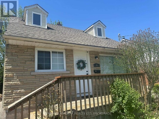 48 Douglas St in Fort Erie, ON - Building Photo - Building Photo