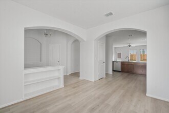 315 Diamondleaf Dr in Mustang Ridge, TX - Building Photo - Building Photo