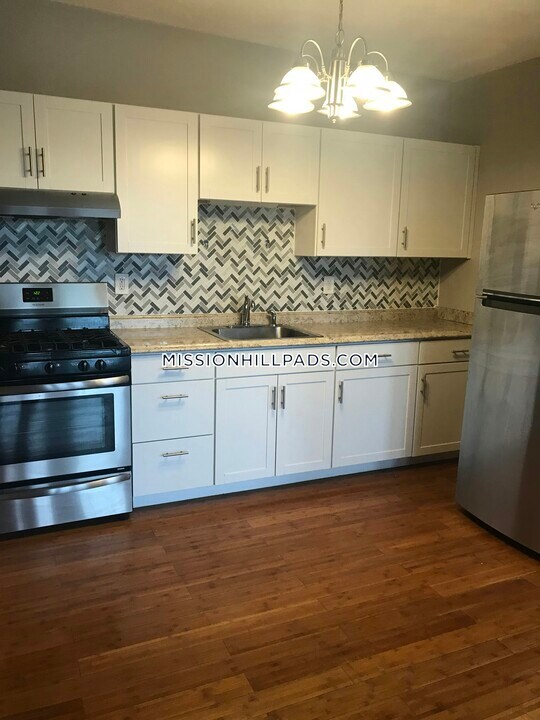 338-342 Warren St-Unit -5 in Boston, MA - Building Photo