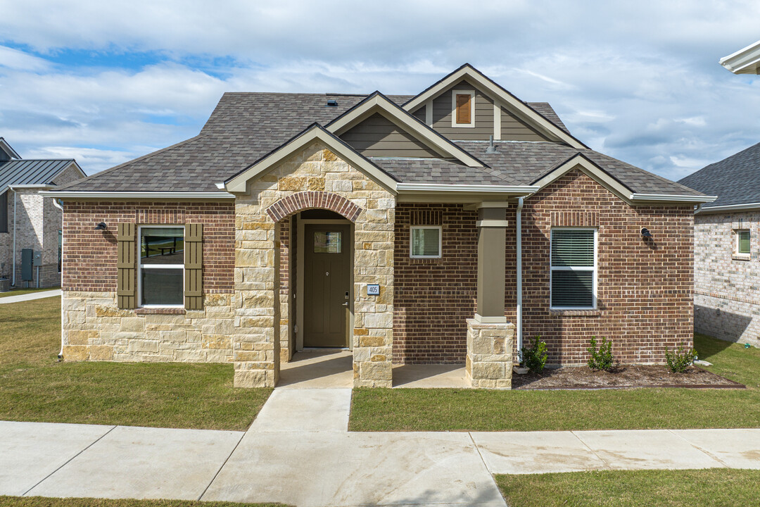 VLux Stoneridge in Melissa, TX - Building Photo