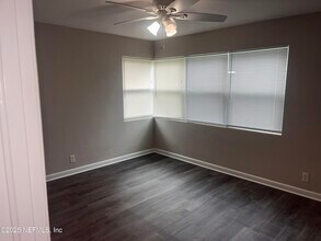 6060 Mizzell Dr in Jacksonville, FL - Building Photo - Building Photo