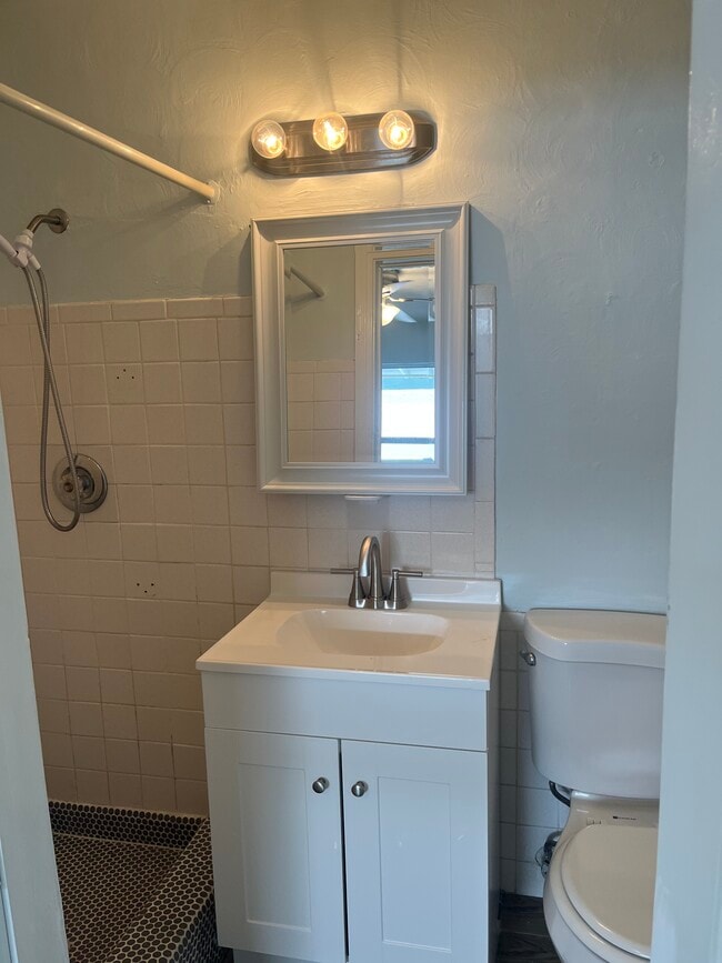 144 174th Ave E in Redington Shores, FL - Building Photo - Building Photo