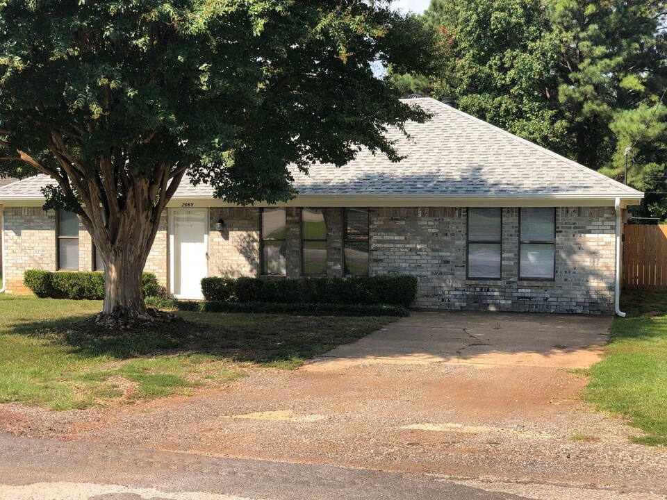 2665 Lori Ln in Longview, TX - Foto de edificio