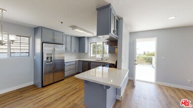 3461 Santa Carlotta St in Glendale, CA - Building Photo - Building Photo