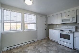 50-62-62 East St in Schaghticoke, NY - Building Photo - Building Photo