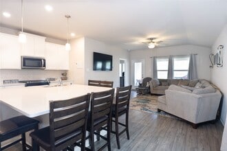 7155 Blue Oak Dr in Conroe, TX - Building Photo - Building Photo