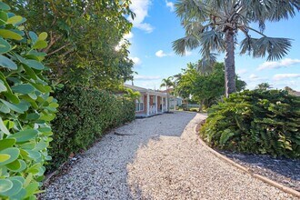 430 Neptune Rd in Juno Beach, FL - Foto de edificio - Building Photo