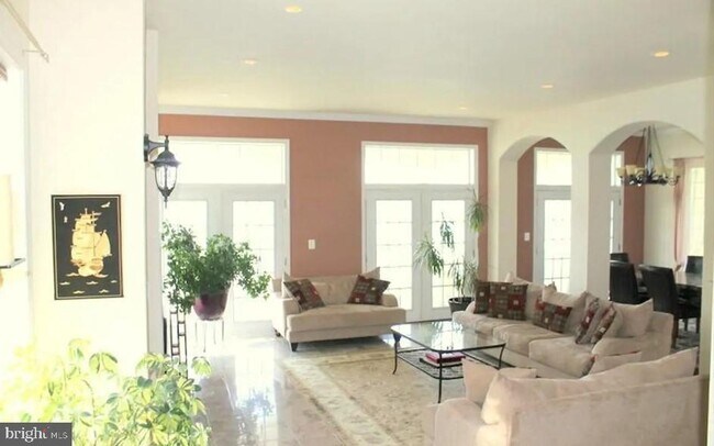 1355 N Independence Dr in Montross, VA - Building Photo - Building Photo