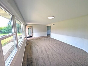 23209 W Mound Rd in Joliet, IL - Foto de edificio - Building Photo