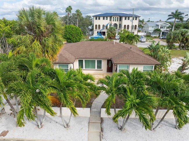 907 Narcissus Ave in Clearwater, FL - Building Photo - Building Photo