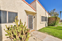 49058 Wayne St in Indio, CA - Foto de edificio - Building Photo