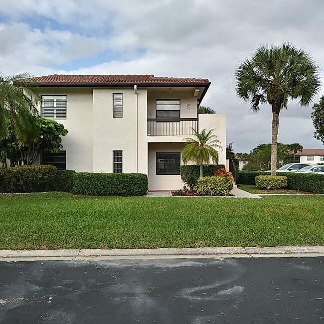 8045 Eastlake Dr in Boca Raton, FL - Foto de edificio - Building Photo