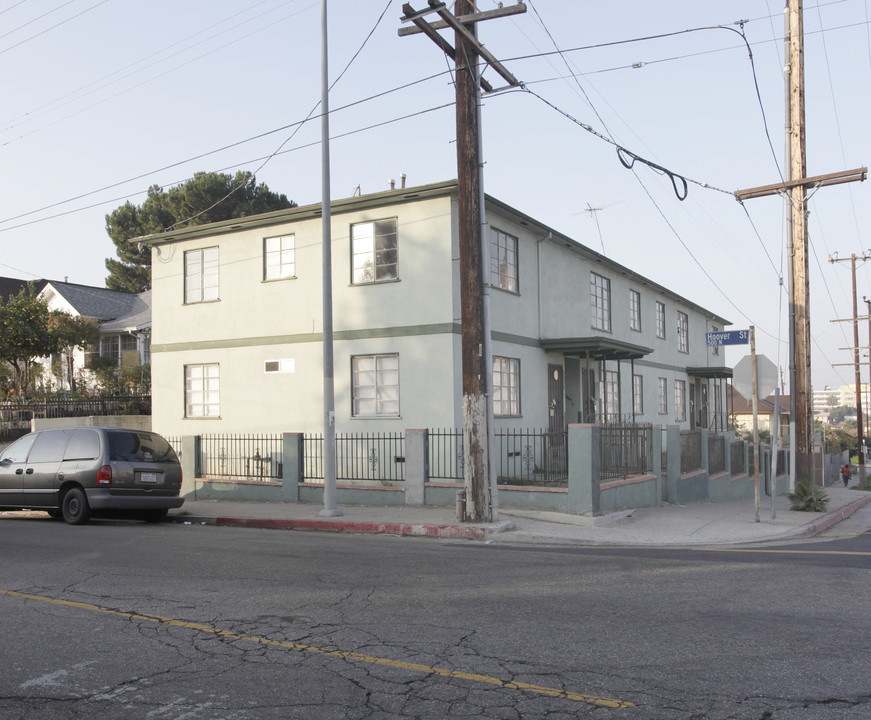 3800 Clinton St in Los Angeles, CA - Foto de edificio