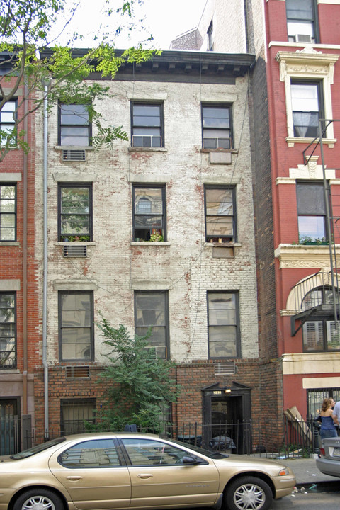 232 E 13th St in New York, NY - Building Photo