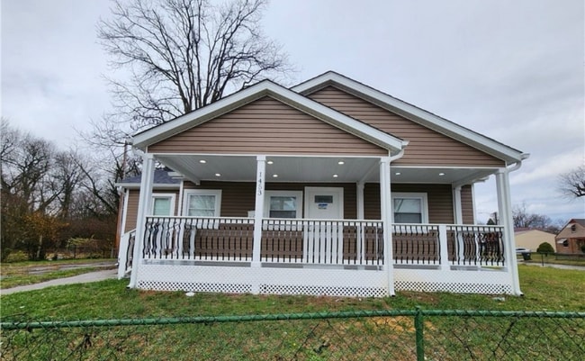 property at 1453 Kingsley Ave