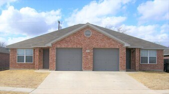 6600 Temora Loop, Unit A in Killeen, TX - Building Photo