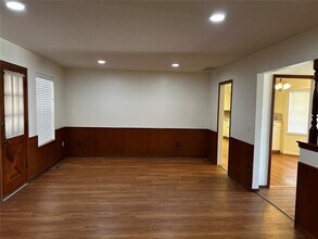 2401 NW 43rd Cir in Oklahoma City, OK - Foto de edificio - Building Photo