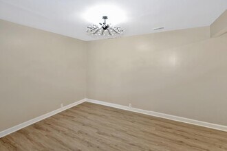 7021 Stonington Ln in Charlotte, NC - Building Photo - Building Photo