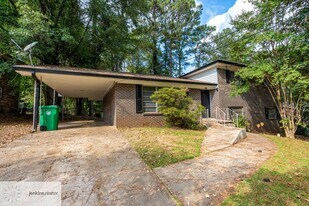2644 Preston Dr in Decatur, GA - Building Photo