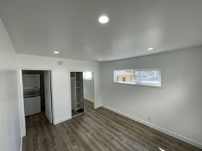 12TH1323 in Santa Monica, CA - Building Photo - Building Photo