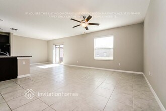 7255 King Crk Dr in Sun City Center, FL - Foto de edificio - Building Photo