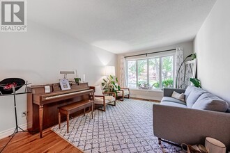 74 Innisbrook Crescent in Markham, ON - Building Photo - Building Photo