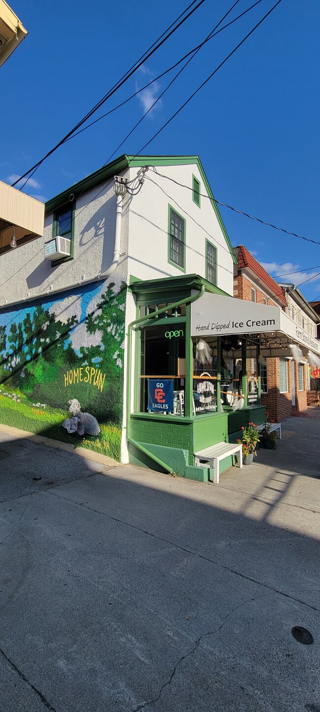 20 W Main St, Unit 200
