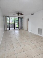 8441 Forest Hills Dr in Coral Springs, FL - Building Photo - Building Photo