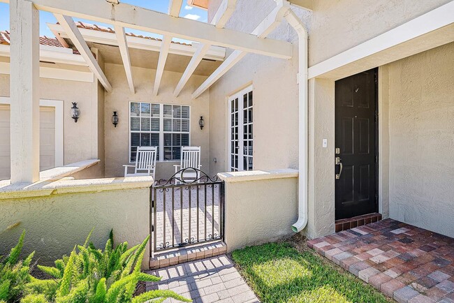 102 Via Santa Cruz in Jupiter, FL - Building Photo - Building Photo