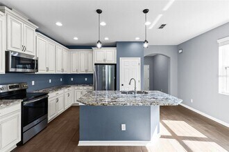 1099 Multiflora Lp in Lutz, FL - Building Photo - Building Photo