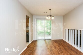 6925 Smoke Ridge Dr in Fairburn, GA - Building Photo - Building Photo