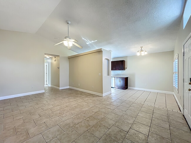 1115 Naples Dr in Orlando, FL - Foto de edificio - Building Photo