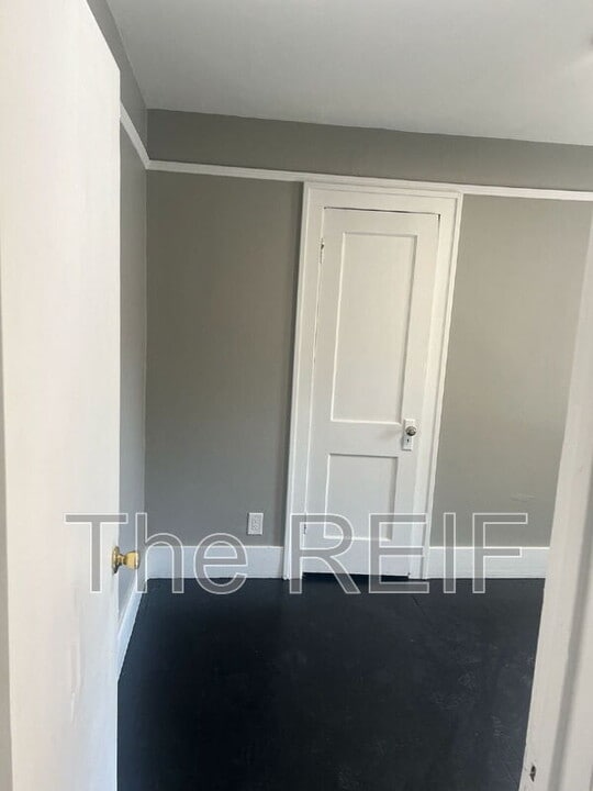 7543 Lozier Ave in Warren, MI - Building Photo