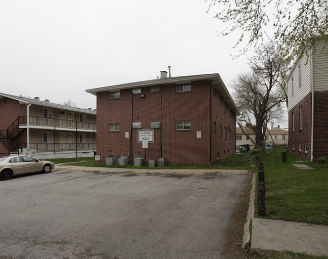 J.K. Apartments in Omaha, NE - Building Photo - Building Photo