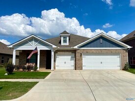 8346 Anslee Way NW in Huntsville, AL - Building Photo