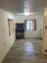 129 Dora Ave in Tavares, FL - Building Photo - Building Photo