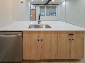 3829 N Southport Ave, Unit 1 in Chicago, IL - Foto de edificio - Building Photo