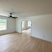 1128 Martin Luther King St in Denison, TX - Building Photo - Building Photo