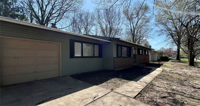 11606 Herefordshire Dr in St. Louis, MO - Building Photo - Building Photo