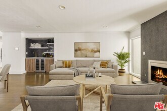 1129 Larrabee St in West Hollywood, CA - Building Photo - Building Photo