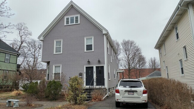 83 Vernon St in Waltham, MA - Foto de edificio - Building Photo
