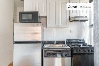 715 E 5th St in New York, NY - Building Photo - Building Photo