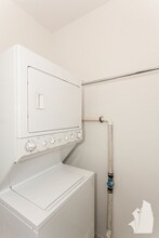 2320 N Southport Ave, Unit g in Chicago, IL - Building Photo - Building Photo