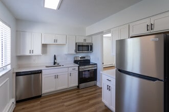 The Reserves at Meadow Wood in Fort Mitchell, KY - Building Photo - Interior Photo