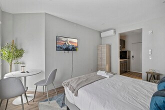 89 Cottage St in Middletown, NY - Foto de edificio - Building Photo