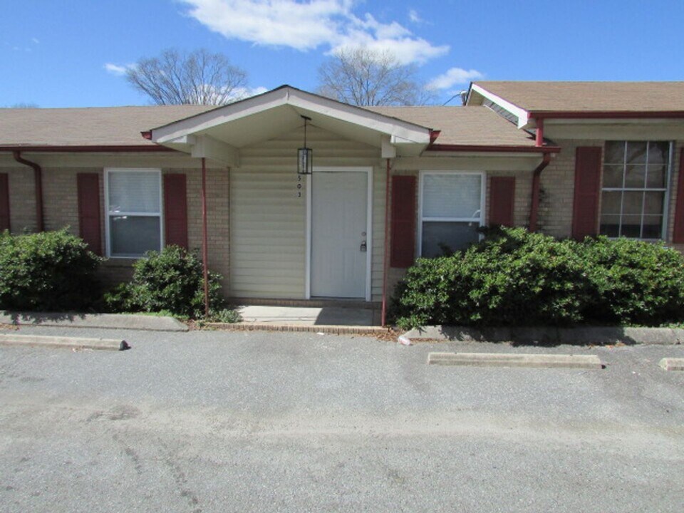 503 Hasty St in Marshville, NC - Building Photo