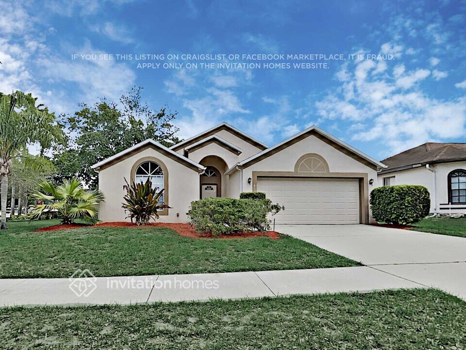 4137 Amber Ridge Ln in Valrico, FL - Building Photo