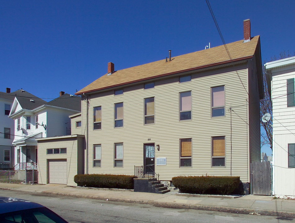 800 Charles St in Fall River, MA - Building Photo